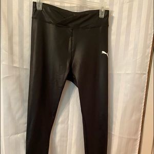 Puma shinny black leggings size Small